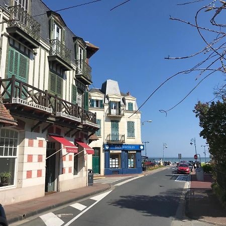 Babord Toute ! Hypercentre Et Vue Mer ! Villers-sur-Mer Exteriör bild